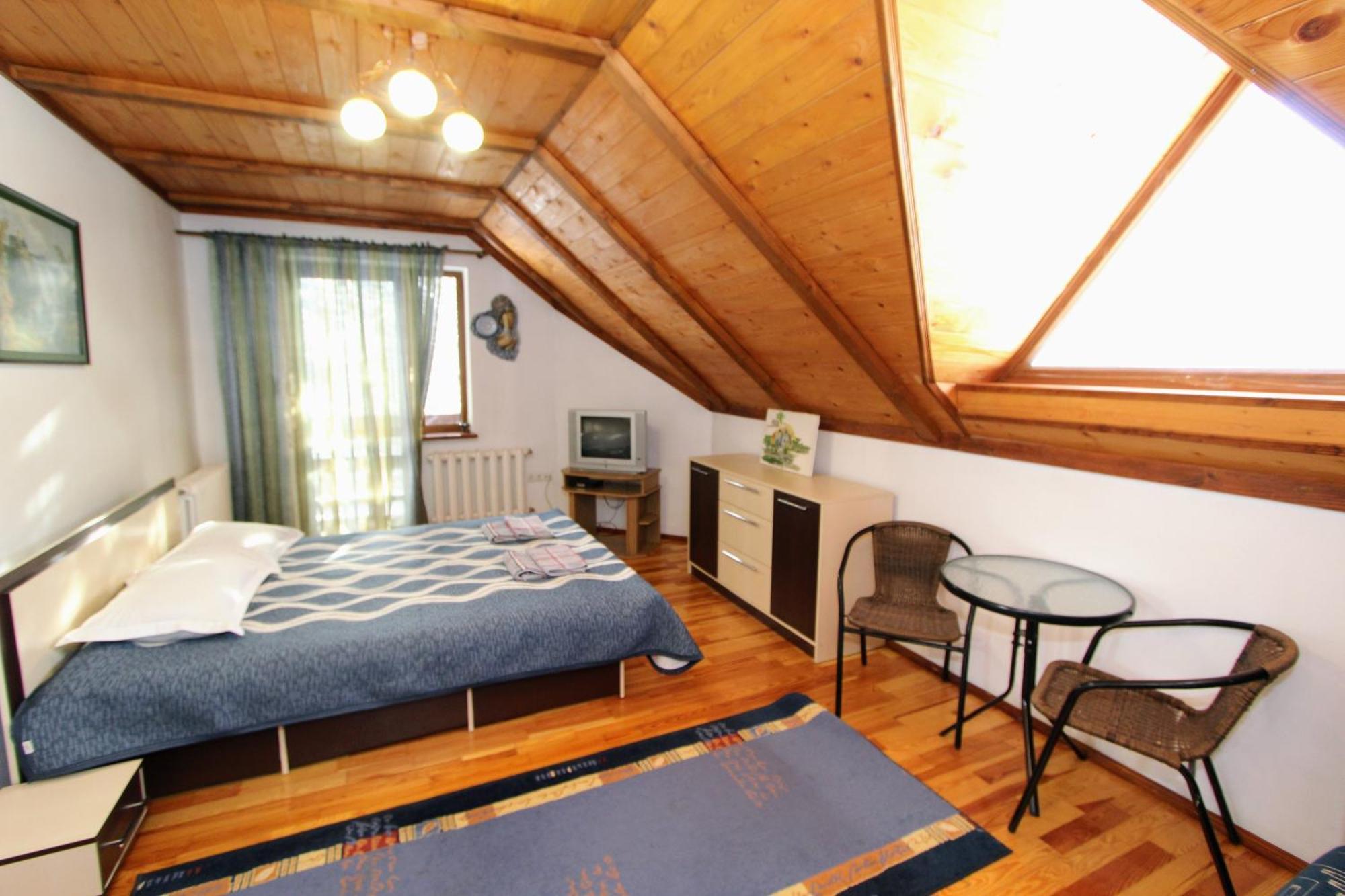 Хуторянка Villa Татарив Екстериор снимка