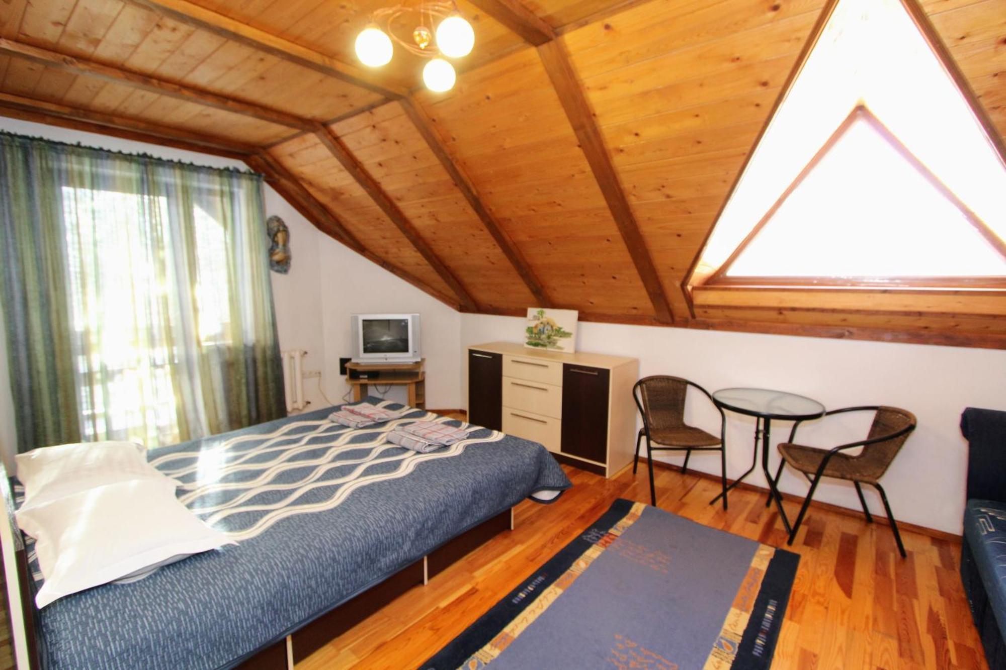 Хуторянка Villa Татарив Екстериор снимка
